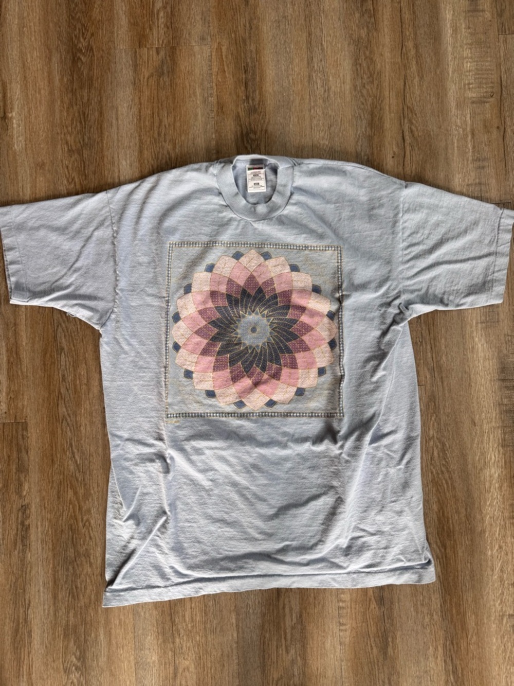 Vintage Geometric Quilt Pattern T-Shirt - size XXL